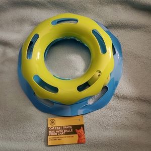 Cat fast race track roller ball toy